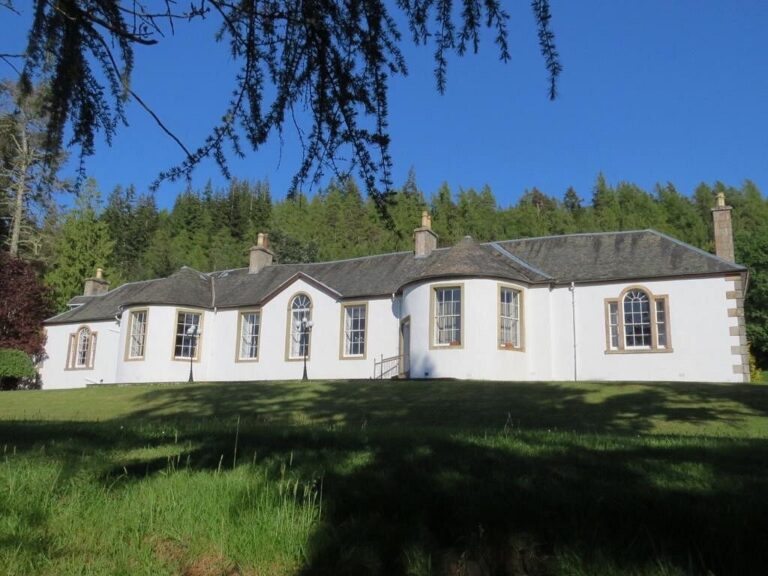 boleskine house 768x576