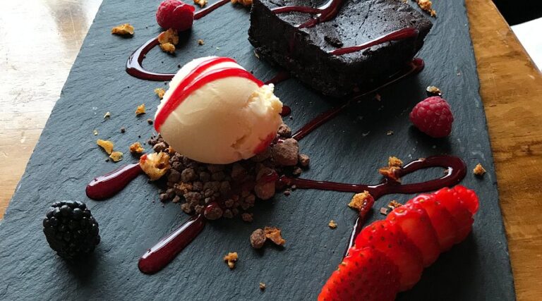 the tobermory hotel restaurant 1 768x427